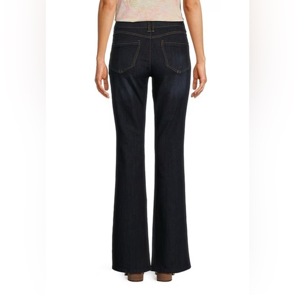 Democracy Ab Solution itty bitty bootcut jeans. Size 6 - Picture 4 of 9